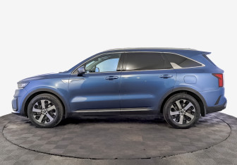 Подержанный автомобиль Kia Sorento 2021 года (8 фото)