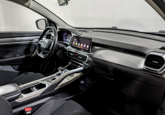 Подержанный автомобиль Geely Coolray 2022 года (9 фото)