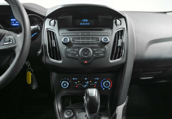 Подержанный автомобиль Ford Focus Hatchback 2018 года (7 фото)