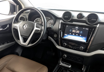 Подержанный автомобиль DongFeng DF6 2022 года (28 фото)