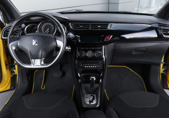Подержанный автомобиль Citroen DS3 Hatchback 2012 года (14 фото)