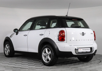 Подержанный автомобиль MINI Countryman 2016 года (7 фото)