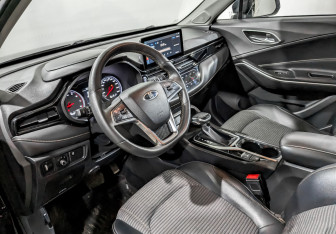 Подержанный автомобиль Москвич 3 2023 года (15 фото)