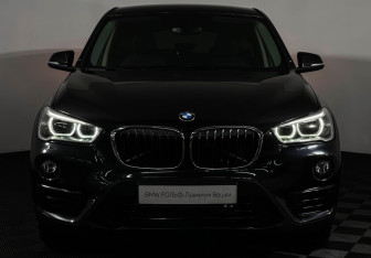 Подержанный автомобиль BMW X1 2017 года (20 фото)