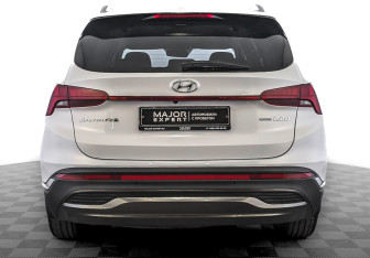 Подержанный автомобиль Hyundai Santa Fe 2022 года (6 фото)