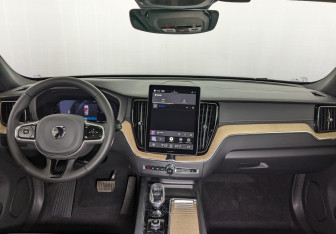 Новый Volvo XC60 2025 (10 фото)