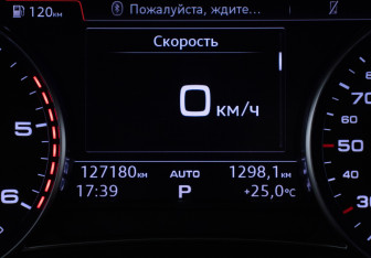 Подержанный автомобиль Audi Q7 2016 года (12 фото)