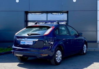 Подержанный автомобиль Ford Focus Hatchback 2009 года (5 фото)