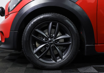 Подержанный автомобиль MINI Paceman 2013 года (23 фото)