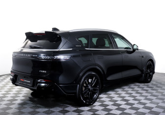 Подержанный автомобиль Voyah Free 2023 года (5 фото)