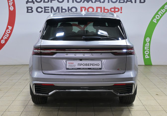 Подержанный автомобиль Geely Monjaro 2025 года (5 фото)