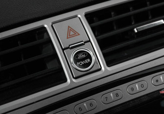 Подержанный автомобиль Ford Kuga 2012 года (16 фото)