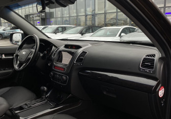 Подержанный автомобиль Kia Sorento 2019 года (27 фото)