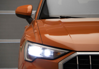 Подержанный автомобиль Audi Q3 2019 года (35 фото)