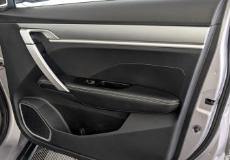 Подержанный автомобиль Geely Coolray 2022 года (25 фото)