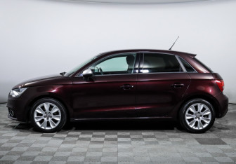Подержанный автомобиль Audi A1 2014 года (8 фото)