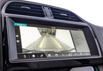 Подержанный автомобиль Jaguar F-Pace 2019 года (27 фото)