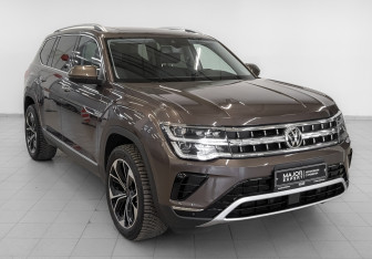 Подержанный автомобиль Volkswagen Teramont 2023 года (3 фото)