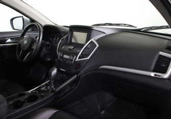 Подержанный автомобиль DongFeng AX7 2018 года (5 фото)