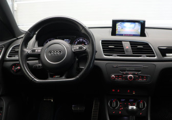 Подержанный автомобиль Audi Q3 2017 года (8 фото)