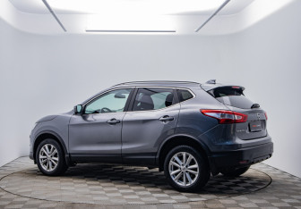 Подержанный автомобиль Nissan Qashqai 2017 года (7 фото)