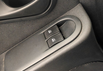 Подержанный автомобиль Renault Duster 2012 года (13 фото)