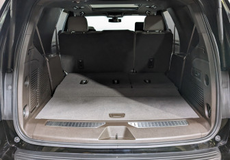 Подержанный автомобиль Chevrolet Tahoe 2022 года (10 фото)