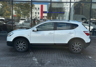 Подержанный автомобиль Nissan Qashqai 2012 года (5 фото)