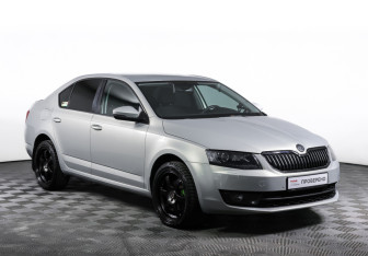 Подержанный автомобиль Skoda Octavia Liftback 2015 года (3 фото)