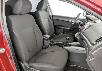 Подержанный автомобиль Kia Cerato Sedan 2010 года (23 фото)