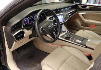 Подержанный автомобиль Audi A7 2019 года (7 фото)