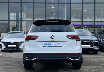 Подержанный автомобиль Volkswagen Tiguan 2022 года (6 фото)