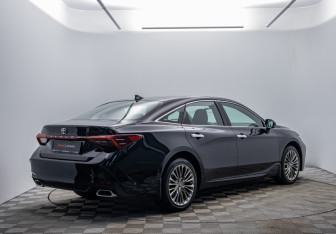 Подержанный автомобиль Toyota Avalon 2023 года (5 фото)
