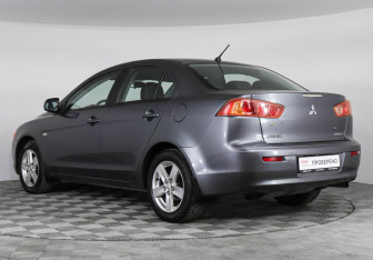 Подержанный автомобиль Mitsubishi Lancer Sedan 2008 года (7 фото)