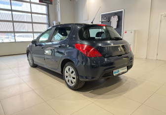 Подержанный автомобиль Peugeot 308 Hatchback 2012 года (6 фото)
