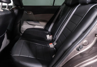 Подержанный автомобиль Honda Civic Sedan 2012 года (11 фото)