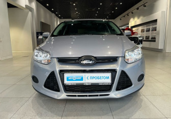 Подержанный автомобиль Ford Focus Hatchback 2013 года (2 фото)