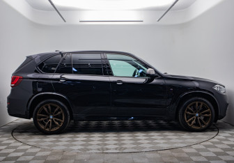 Подержанный автомобиль BMW X5 2016 года (6 фото)