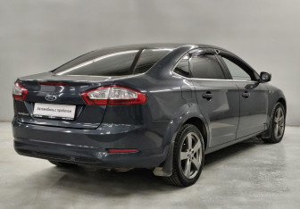 Подержанный автомобиль Ford Mondeo Sedan 2013 года (5 фото)