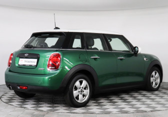 Подержанный автомобиль MINI Hatch 2020 года (5 фото)