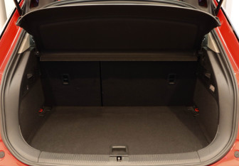 Подержанный автомобиль Audi A1 2014 года (22 фото)