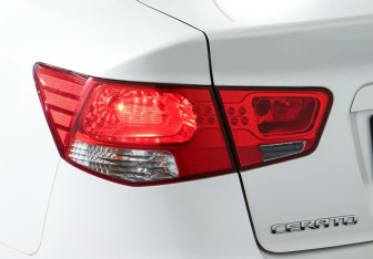 Подержанный автомобиль Kia Cerato Sedan 2012 года (8 фото)