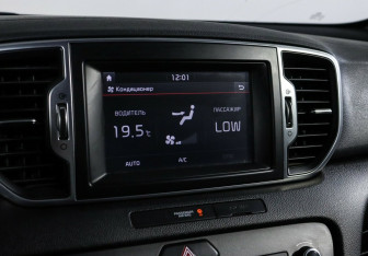 Подержанный автомобиль Kia Sportage 2017 года (12 фото)