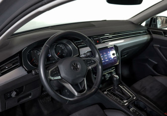 Подержанный автомобиль Volkswagen Passat Sedan 2020 года (7 фото)