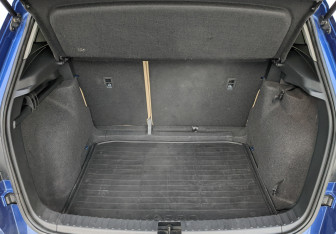 Подержанный автомобиль Skoda Karoq 2021 года (10 фото)