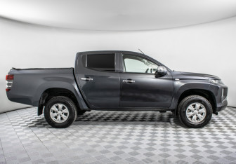 Подержанный автомобиль Mitsubishi L200 2021 года (4 фото)