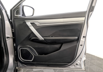 Подержанный автомобиль Geely Coolray 2022 года (24 фото)