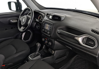Подержанный автомобиль Jeep Renegade 2018 года (13 фото)
