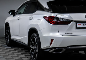 Подержанный автомобиль Lexus RX 2017 года (20 фото)