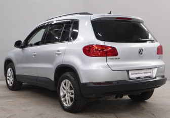 Подержанный автомобиль Volkswagen Tiguan 2011 года (7 фото)